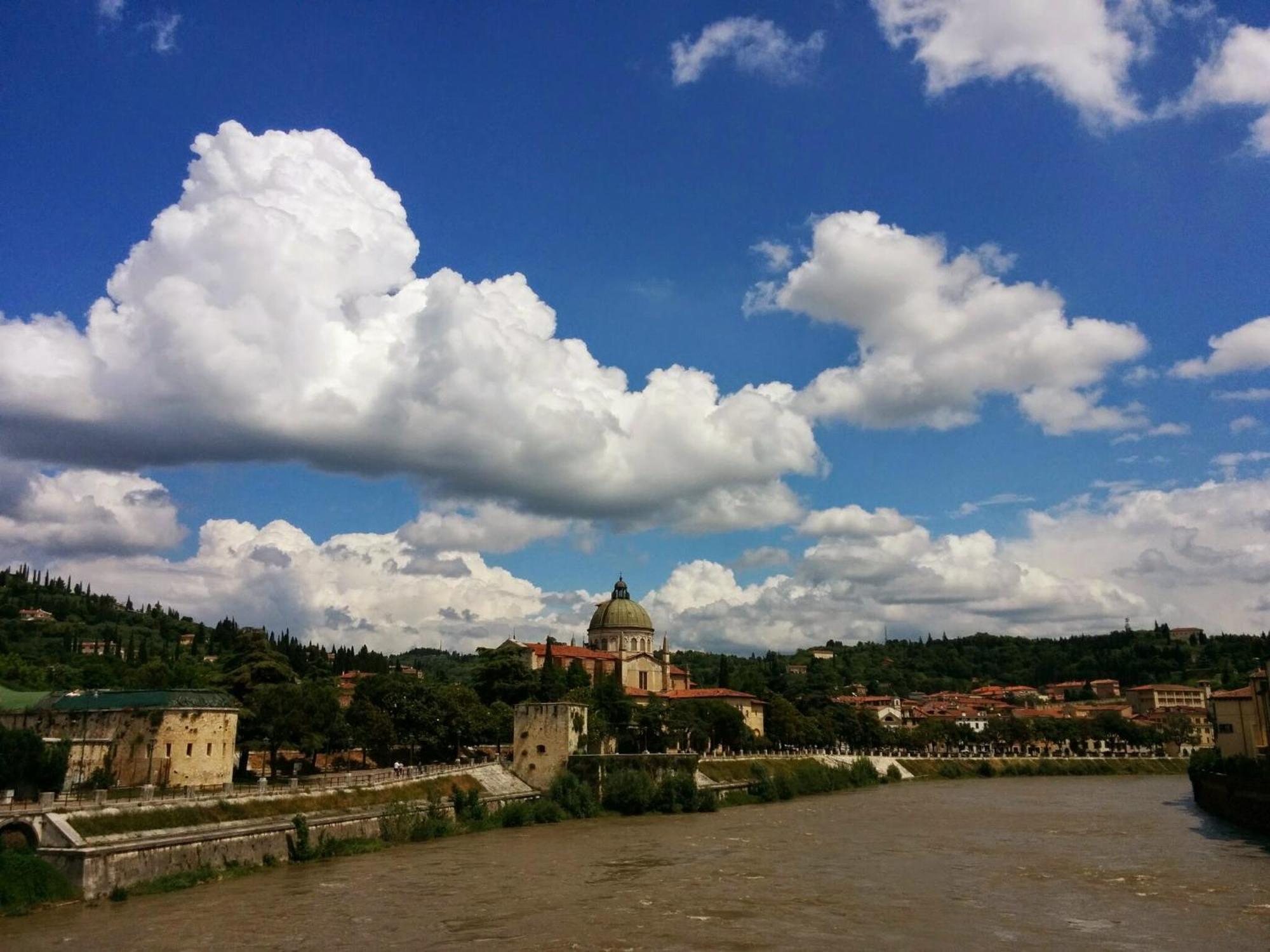 Across The River And Into The Trees Verona Eksteriør billede