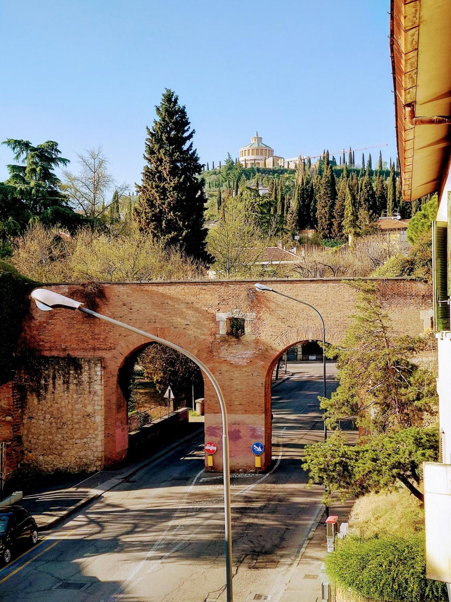 Across The River And Into The Trees Verona Eksteriør billede