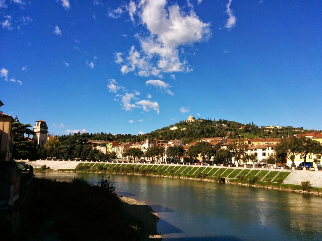 Across The River And Into The Trees Verona Værelse billede